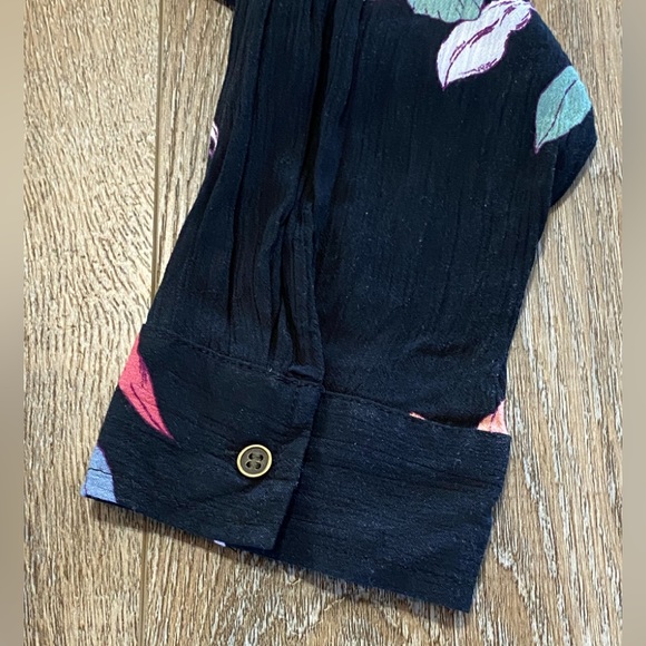 Flowered Top - Picture 6 of 11